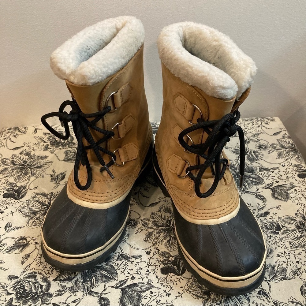 SOREL Sz 4 Caribou Leather and Rubber Wool Lining Waterproof Boots